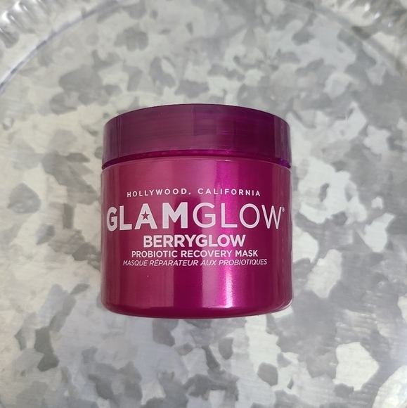 ⭐️40% Off⭐️ Glam Glow BERRYGLOW Probiotic Recovery Mask - Picture 2 of 6